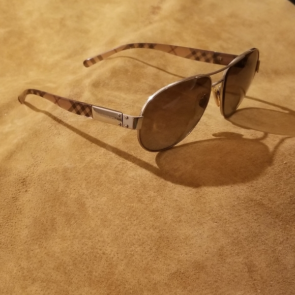 ⭐Vintage Burberry Aviators - Picture 1 of 7